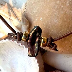 Elegant Gold and multicolored Pearl Necklace